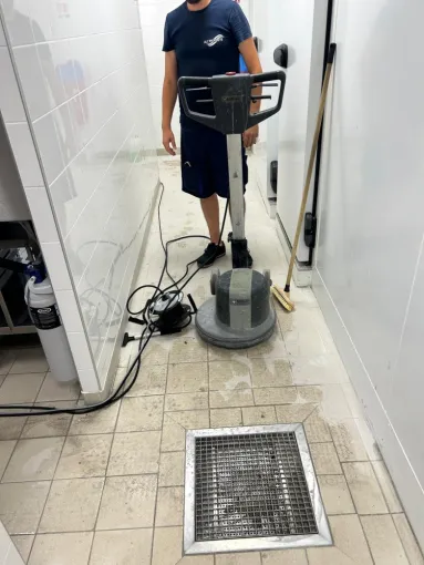 Décapage des sols cuisine