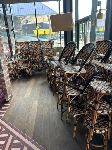 Dépoussiérage de tout le mobilier