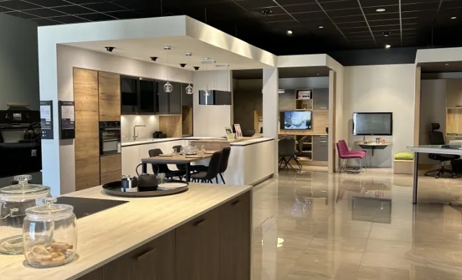 Les sols sont soigneusement nettoyés et entretenus pour assurer brillance et sécurité.